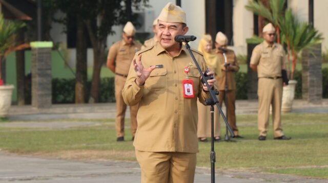 Sekda Soma Atmaja pimpin apel pagi ASN Kabupaten Tangerang di Lapangan Raden Aria Yudhanegara