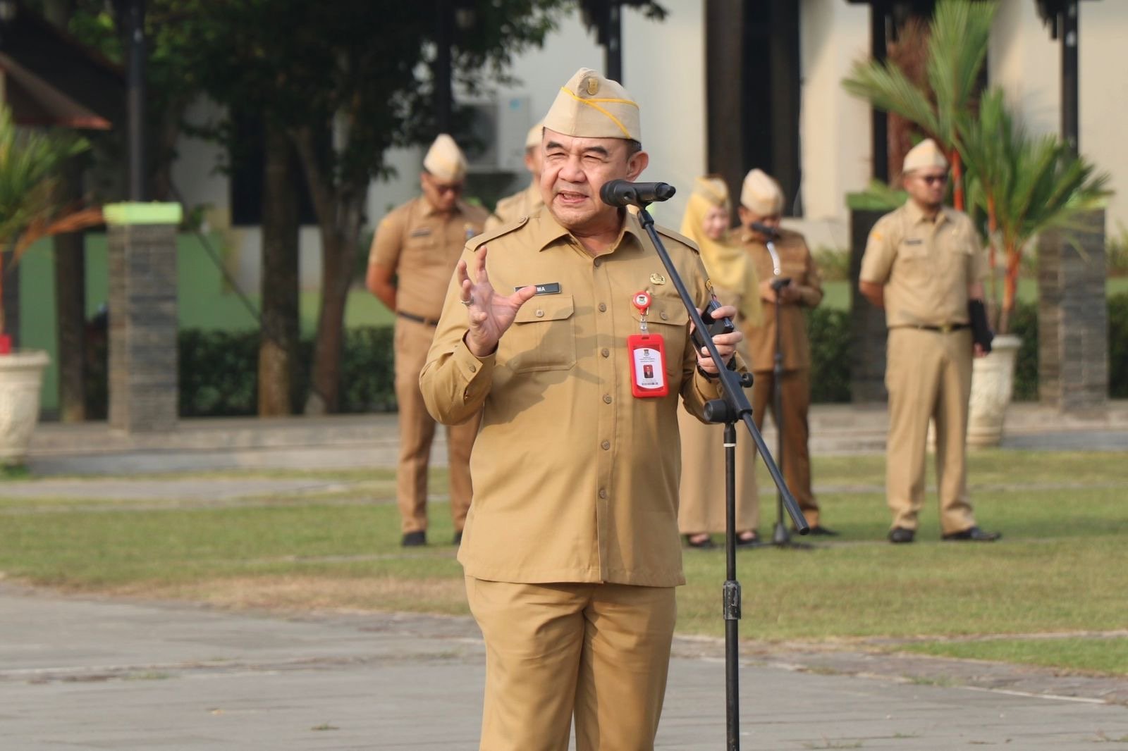 Sekda Soma Atmaja pimpin apel pagi ASN Kabupaten Tangerang di Lapangan Raden Aria Yudhanegara
