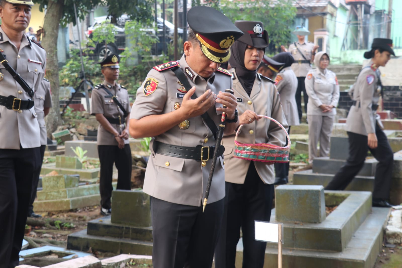 Hari Bhayangkara ke-80: Kapolres Lebak Pimpin Ziarah di TMP Sirna Rana