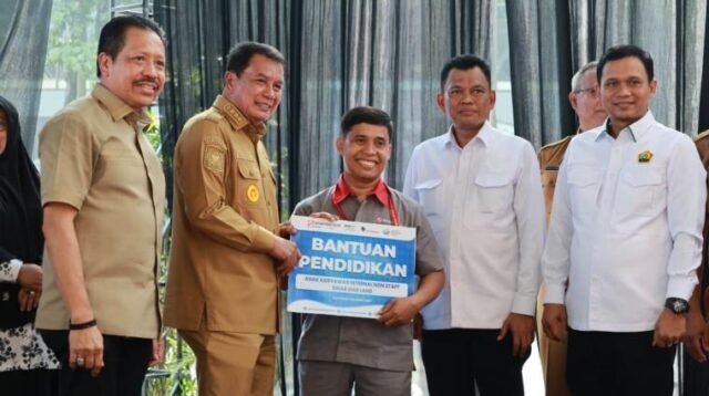 Bupati Tangerang Maesyal Rasyid mengapresiasi Program Sekolah BERHATI Sinarmas Land di Festival 2026