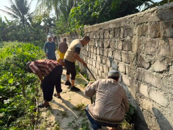 Dinkes Lebak Gelar Penyuluhan DBD dan Gerakan Jumat Bersih di Kadu Agung Timur