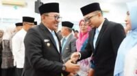 Bupati Eka Putra Lantik Ronal Satria Sebagai Kepala BKPSDM Tanah Datar Bupati Eka Putra Lantik Ronal Satria Sebagai Kepala BKPSDM Tanah Datar