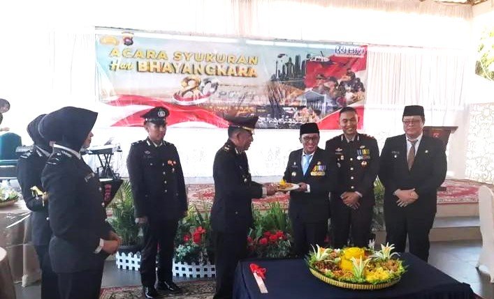 Bupati Tanah Datar Apresiasi Sinergi Polri di Hari Bhayangkara ke-80, Dukung Program Babaliak ka Surau