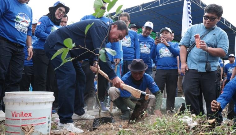 Bupati Tangerang Ajak Warga Gencarkan Gotong Royong Lewat Gerakan Langit Biru Indonesia Bersih dan Asri