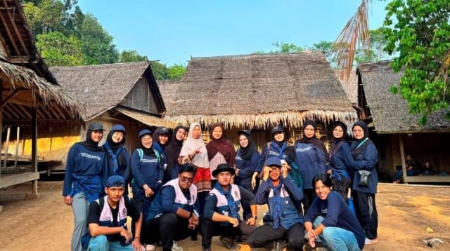 Mahasiswa KKN Nusantara Belajar Kearifan Adat di Kampung Dangka Baduy