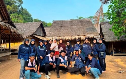Mahasiswa KKN Nusantara Belajar Kearifan Adat di Kampung Dangka Baduy
