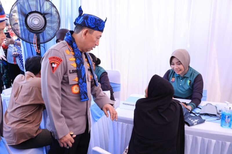 Polda Banten Salurkan 1.000 Paket Sembako dan 500 Tas dalam Bakti Sosial di Bayah