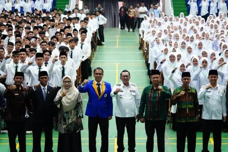 Bupati Tanah Datar  Eka Putra, Minta Mahasiswa UIN Mahmud Yunus Kuasai Teknologi