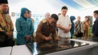 Gubernur Banten Andra Soni saat meresmikan tujuh Unit Sekolah Baru di Provinsi Banten Gubernur Banten Andra Soni saat meresmikan tujuh Unit Sekolah Baru di Provinsi Banten
