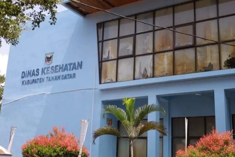 Pemkab Tanah Datar Salurkan Rp3,82 Miliar Bansos Merdeka Berobat untuk 549 Warga