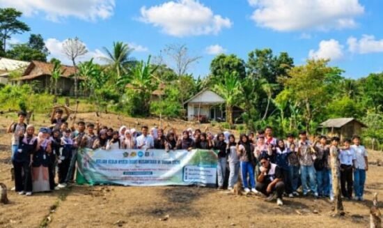 Dari Edukasi ke Aksi, KKN Nusantara dan Siswa SMK Muhammadiyah 1 Leuwidamar Wujudkan Ekoteologi Eco-Green
