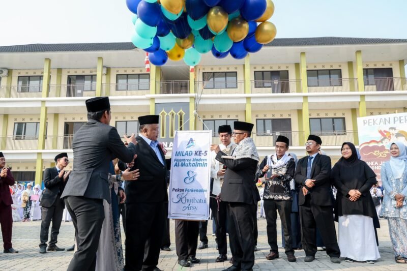 Gubernur Banten Andra Soni Dorong Santri Al-Muhaimin Tekun Belajar dan Berintegritas
