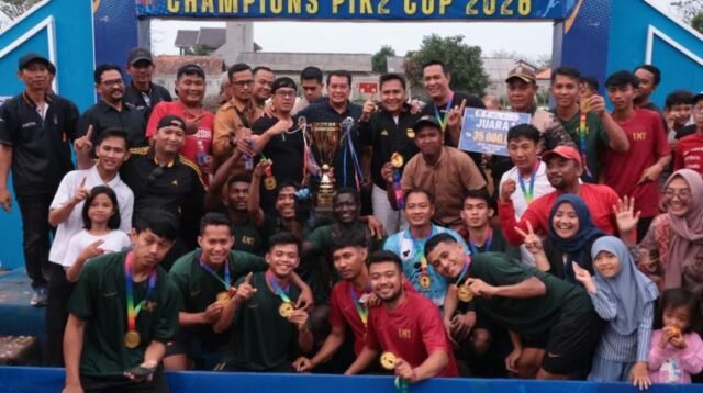 Bupati Tangerang Tutup Liga Bola Open Turnamen PIK 2, Dorong Sportivitas dan Ekonomi Desa