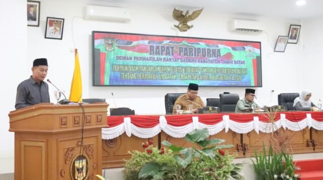 8 Fraksi DPRD Tanah Datar Sampaikan Pandangan Umum Ranperda Perubahan APBD 2026