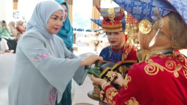 Bunda Literasi Tanah Datar Hadiri Seminar KGBN, Dorong Guru Terus Berinovasi
