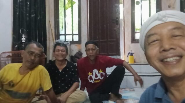 Diskominfo Banten dan KWRI Sambangi Orang Tua Bagus Khoirunnas Pewarta Foto ANTARA yang Hilang di Selat Sunda