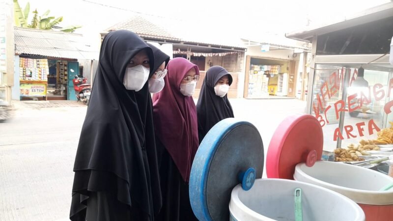 Abu Vulkanik Anak Krakatau Terasa di Lebak, Warga Mulai Pakai Masker