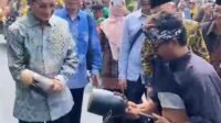 Menag Nasaruddin Umar Jajal Atraksi Debus Banten di Pawai Taaruf MTQ XXXI Nasional