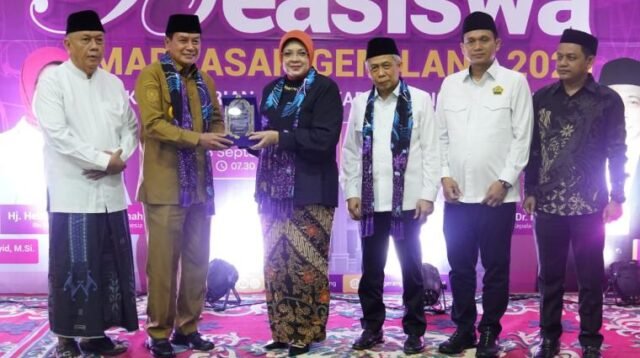 Pemkab Tangerang Luncurkan Beasiswa Madrasah Gemilang, 40 Guru Dapat Kuliah Gratis