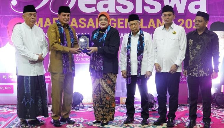 Pemkab Tangerang Luncurkan Beasiswa Madrasah Gemilang, 40 Guru Dapat Kuliah Gratis