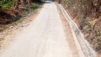Pembangunan Jalan Beton Kampung Tanjakan Kencud Kebon Cau, Baru Selesai dikerjakan Sudah Rusak