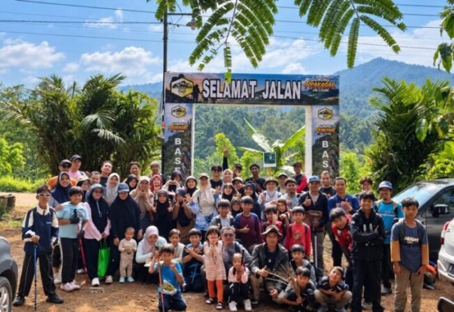 Bukan Sekadar Menaklukkan Puncak: 65 Keluarga Ilalang Mendaki Gunung Parakasak, Belajar Arti Kebersamaan
