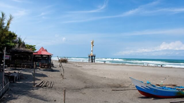 Jejak Sejarah Perjuangan di Pantai Apra Sindangbarang Cianjur Selatan