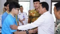 Bupati Tangerang Lepas 7 Siswa Berprestasi Kuliah ke Tiongkok